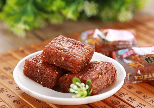 哺乳期可以吃辣条吗（哺乳期可以吃辣条吗宝宝一个多月）