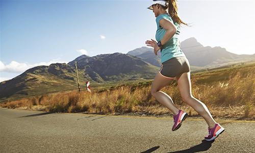 冬天早上跑步好还是晚上跑步好 冬天早上跑步好还是下午跑步好