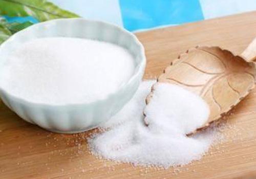 食盐受潮结块还能吃吗（食盐受潮结块还能吃吗小孩）