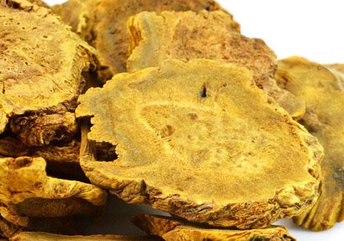 大黄可以治便秘吗（长期服用大黄治疗便秘）