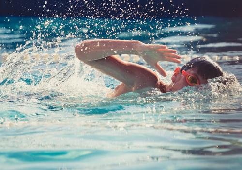 夏天感冒可以游泳吗 夏天感冒可以游泳吗儿童