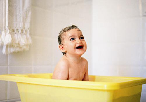 阴囊湿疹可以洗澡吗 阴囊湿疹可以洗热水澡吗