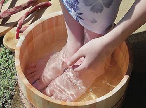 冬天血液循环不好（冬天血液循环不好吃什么药）