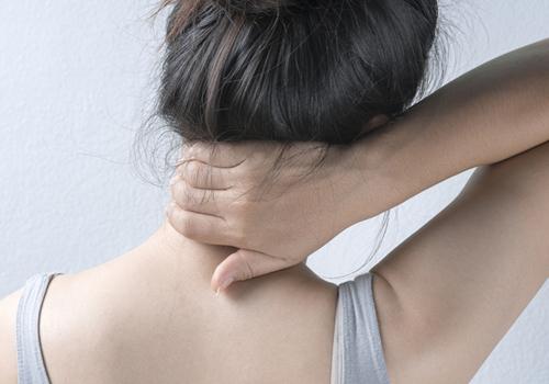 颈椎病的症状有哪些 教你六个缓解颈椎病的小窍门