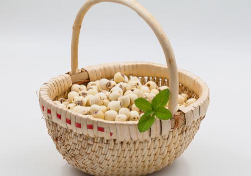 芡实整个好还是弄碎好 芡实是整个的好还是碎的好