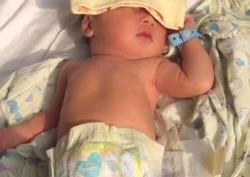 新生儿黄疸晒太阳多久（新生儿黄疸晒太阳多久比较好）