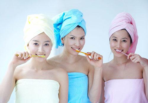 刷牙出血是什么原因(刷牙出血是什么原因怎么治疗)