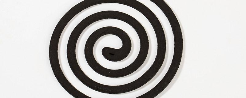 蚊香点了以后要开门还是关门（电蚊香点了以后要开门还是关门）