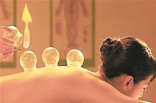 痛经拔罐拔哪个位置图（月经肚子疼拔罐拔哪里）