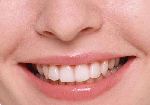 嘴唇颜色反应身体状况(身体健康的嘴唇颜色)