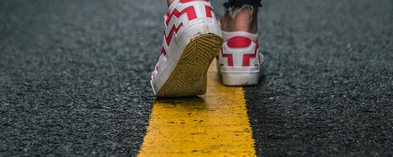 新鞋子后跟磨脚有什么小妙招 新鞋子后跟磨脚有什么小妙招嘛