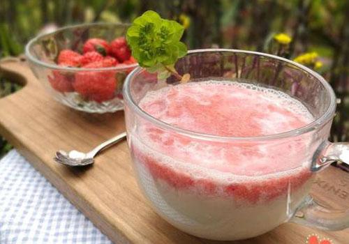 豆浆和草莓能一起吃吗 豆浆和草莓能一起吃吗宝宝