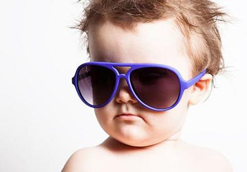 儿童戴太阳镜注意事项（佩戴太阳镜的注意事项）