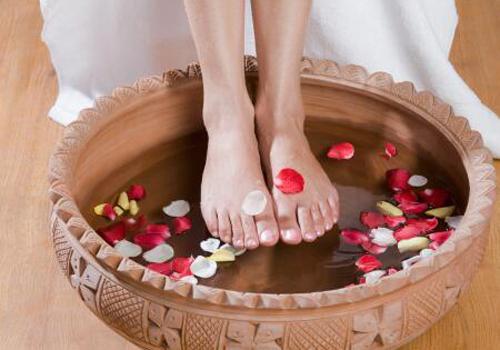 泡脚加什么效果好（泡脚加什么效果好又健康）