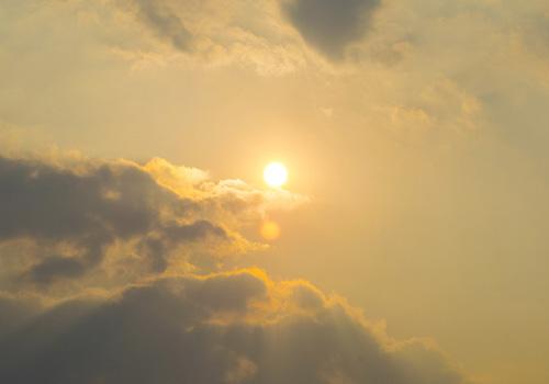 中暑的症状有哪些（中暑的症状有哪些表现）