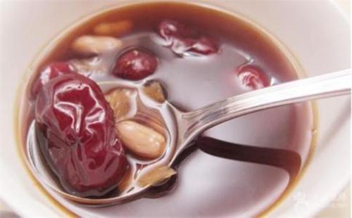花生大枣汤的功效 花生煲大枣有什么功效