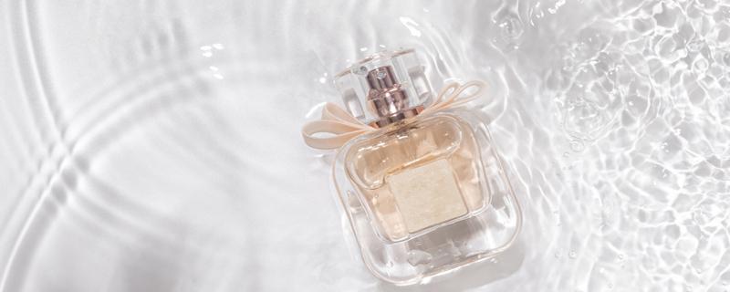 夏天喷香水的正确方法 夏天喷香水的正确方法女