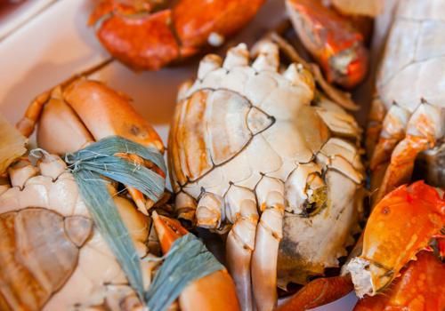 刚做完人流可以吃螃蟹吗(刚做完人流能不能吃螃蟹)