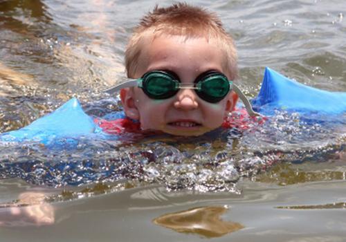 中耳炎初期症状（中耳炎初期症状是什么）