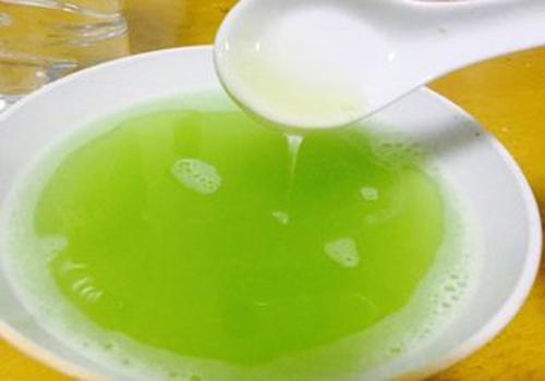 芹菜汁怎么做给宝宝吃（芹菜怎么榨汁给宝宝喝）