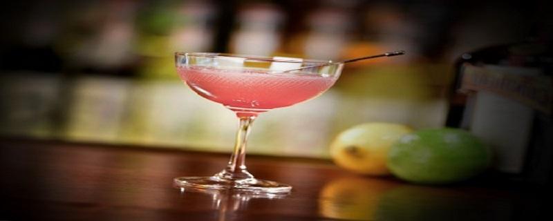 露酒的功效与作用（玫瑰露酒的功效与作用）