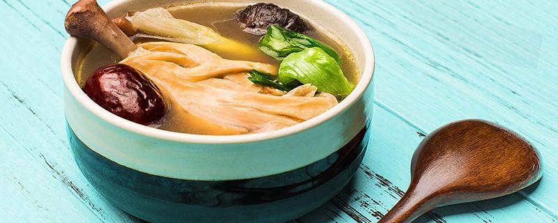 母鸡汤营养和功效与作用（母鸡汤营养和功效与作用禁忌）