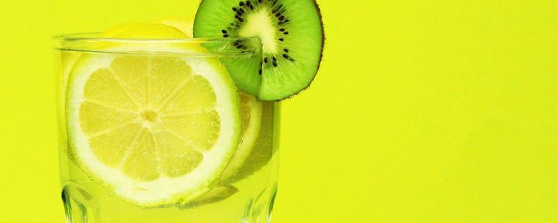 柠檬蜂蜜放冰箱哪层（柠檬蜂蜜放冰箱哪层比较好）