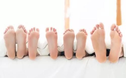 睡觉脚冷怎么办（睡觉时脚冷解决办法）