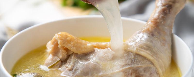 虫草花炖鸡汤的功效与作用(鸡煲虫草花汤功效和作用)