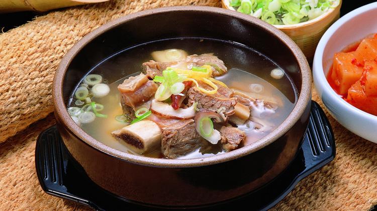 牛排汤的功效与作用（牛排汤的功效与作用禁忌）