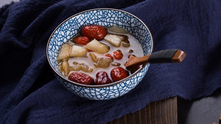 冰糖雪梨瘦肉汤功效 冰糖雪梨瘦肉汤功效和作用