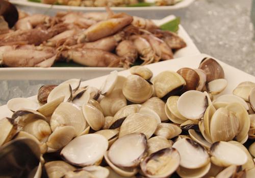 花甲隔夜还能吃吗（煮熟的花甲隔夜还能吃吗）