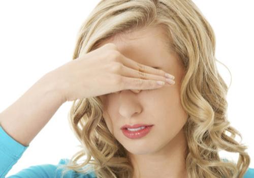 身体缺水有什么症状（身体缺水有什么症状表现）