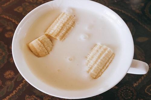 香蕉和酸奶可以一起吃吗 黄桃和香蕉和酸奶可以一起吃吗