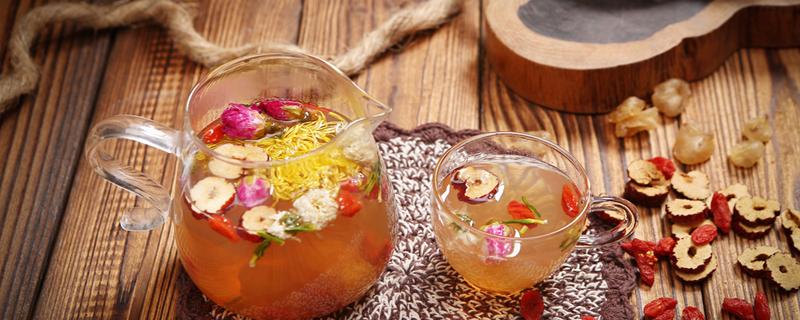 桂圆枸杞红枣山楂泡水喝的功效 桂圆枸杞红枣山楂泡水喝的食用方式和注意事项