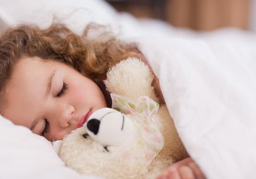 哄宝宝睡觉的方法（哄宝宝睡觉的方法首先）