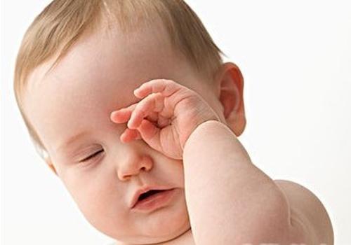 宝宝眼屎多是什么原因 一岁宝宝眼屎多是什么原因