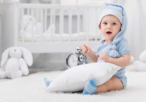 宝宝的正确坐姿 不对的赶紧纠正