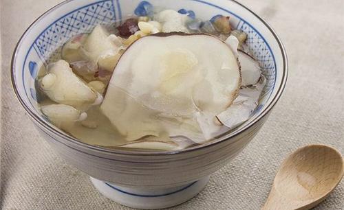 川贝海底椰炖雪梨