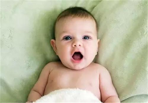宝宝睡觉打鼾正常吗（小宝宝睡觉打鼾正常吗）