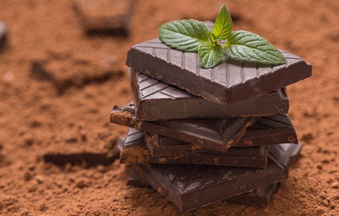 痛经吃黑巧克力有用吗(姨妈痛吃黑巧克力有用吗)