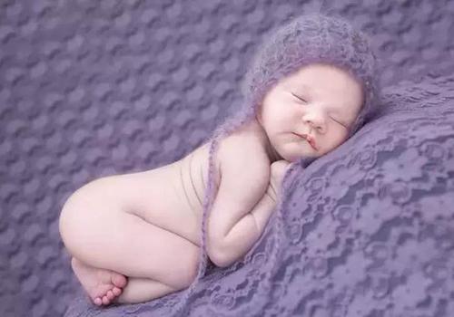 宝宝奶睡怎么改 怎样改变婴儿奶睡