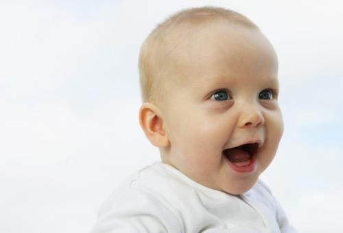 婴儿打嗝是什么原因 肚子婴儿打嗝是什么原因