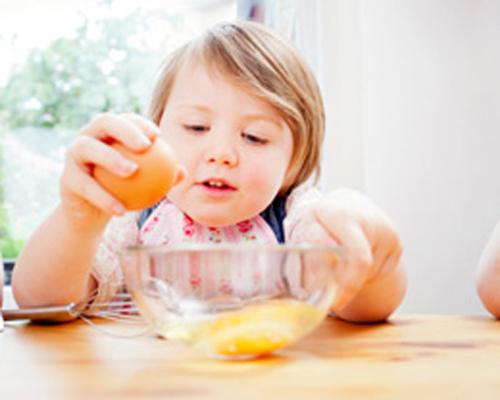 宝宝皮肤过敏可以吃鸡蛋吗（宝宝皮肤过敏鸡蛋能吃吗）