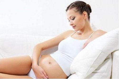 如何给宝宝挑选纸尿裤（婴儿纸尿裤怎么挑选）