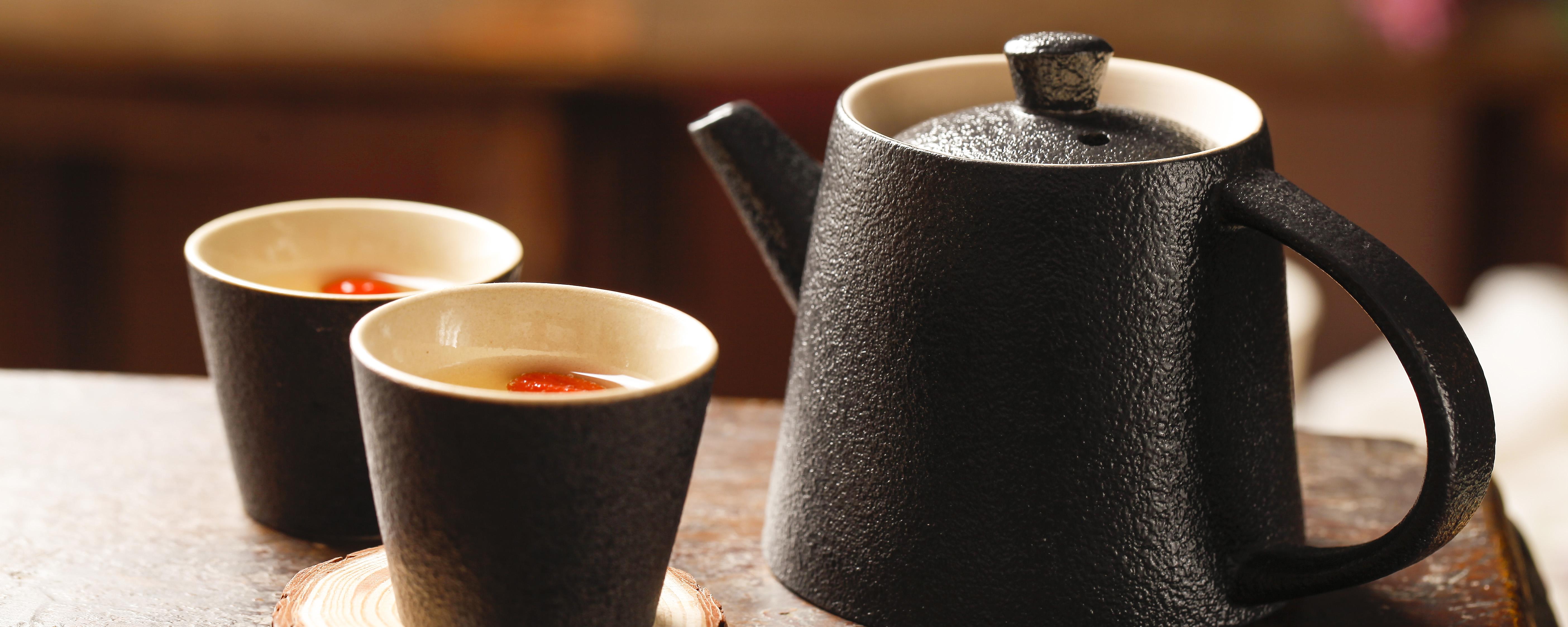 蜂蜜泡花旗参枸杞子有哪些功效 枸杞子花旗参泡水喝的功效