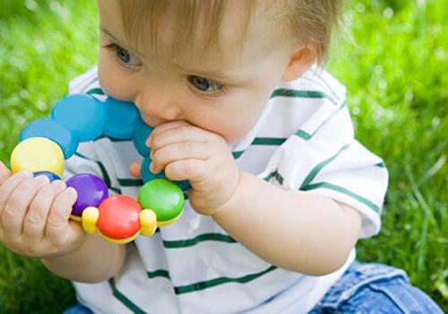 喉咙有异物但不痛不痒 喉咙有异物不疼不痒