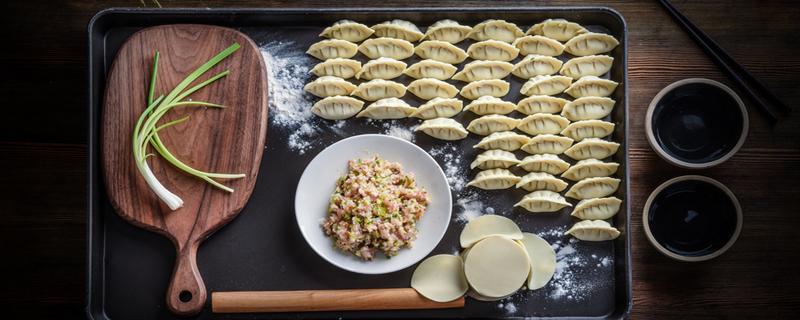 韭菜饺子馅放葱吗 韭菜肉馅饺子还用放葱吗