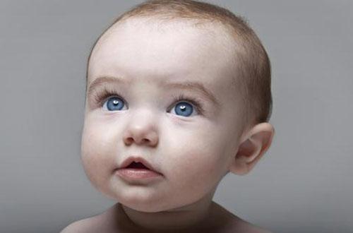 宝宝眼屎多是什么原因 两个月的宝宝眼屎多是什么原因