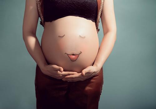 孕妇可以戴隐形眼镜吗（孕妇可以戴隐形眼镜吗吗）